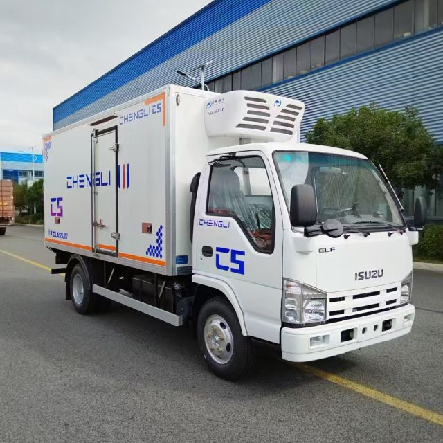 Truk berpendingin ISUZU 4x2 4x4