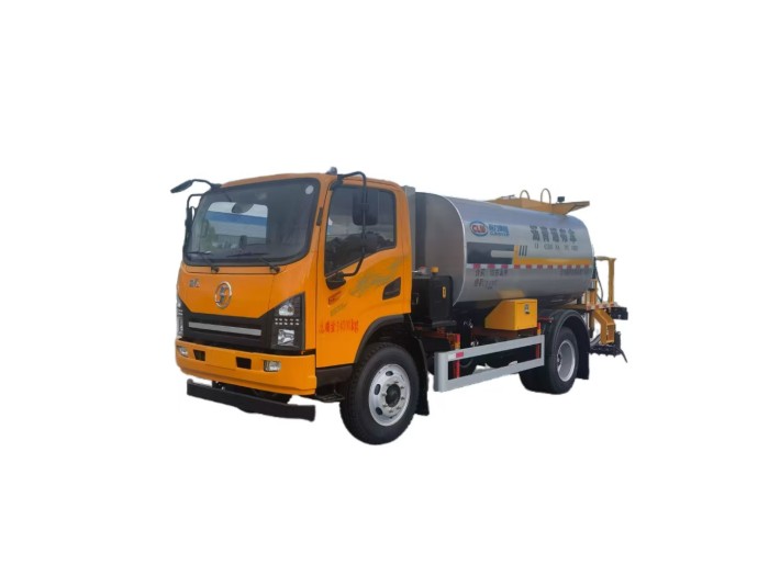 Truk distributor aspal Shacman 8cbm